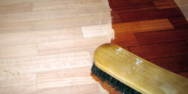 Catorze Parquets, Barnizar el parquet